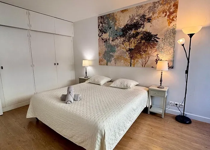 Des Champs Elysees *